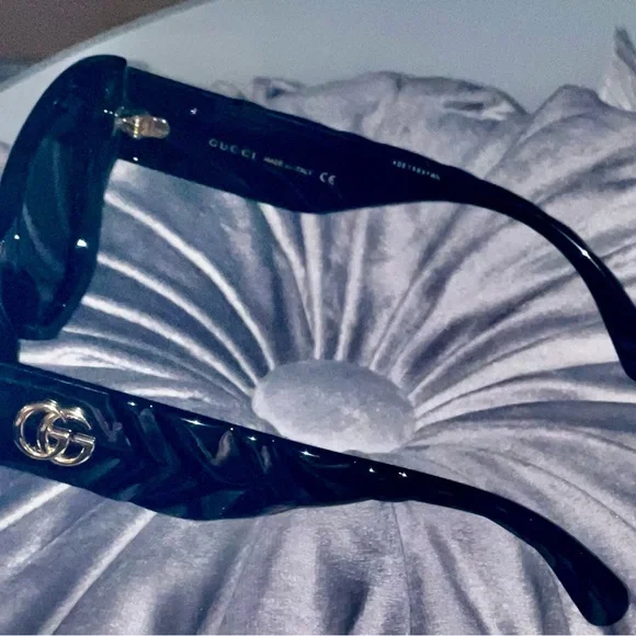 Gucci Cat Eye Sunglasses SOLD - Picture 11 of 11